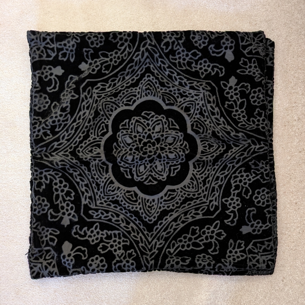 H&M Home Black Velvet Burnout Cushion Covers 20x20 Set of 2